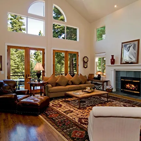 Big Springs- Ski Shuttle- Fireplace- Entertainment Room